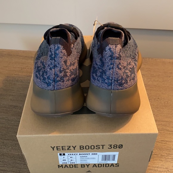 YEEZY BOOST 380 size US 7 Men’s - Picture 4 of 8